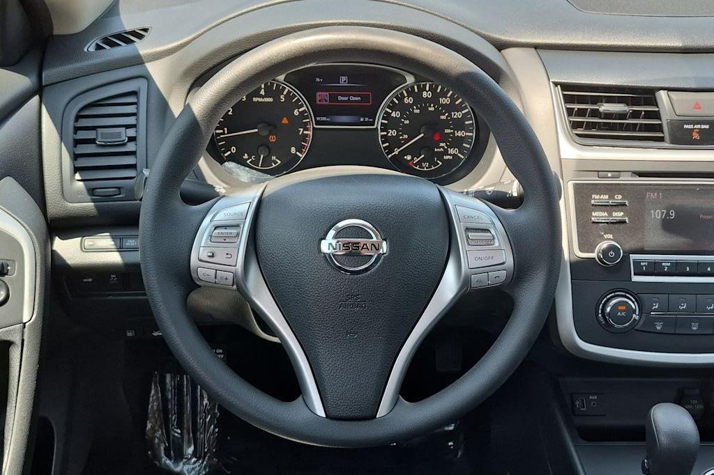 Thumbnail: 2017 Nissan Altima - 14