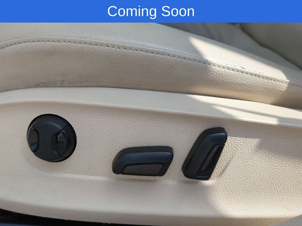 Thumbnail: 2012 Volkswagen Passat - 24