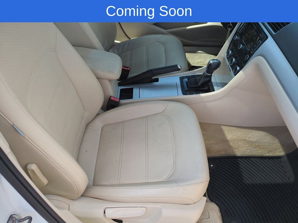 Thumbnail: 2012 Volkswagen Passat - 12