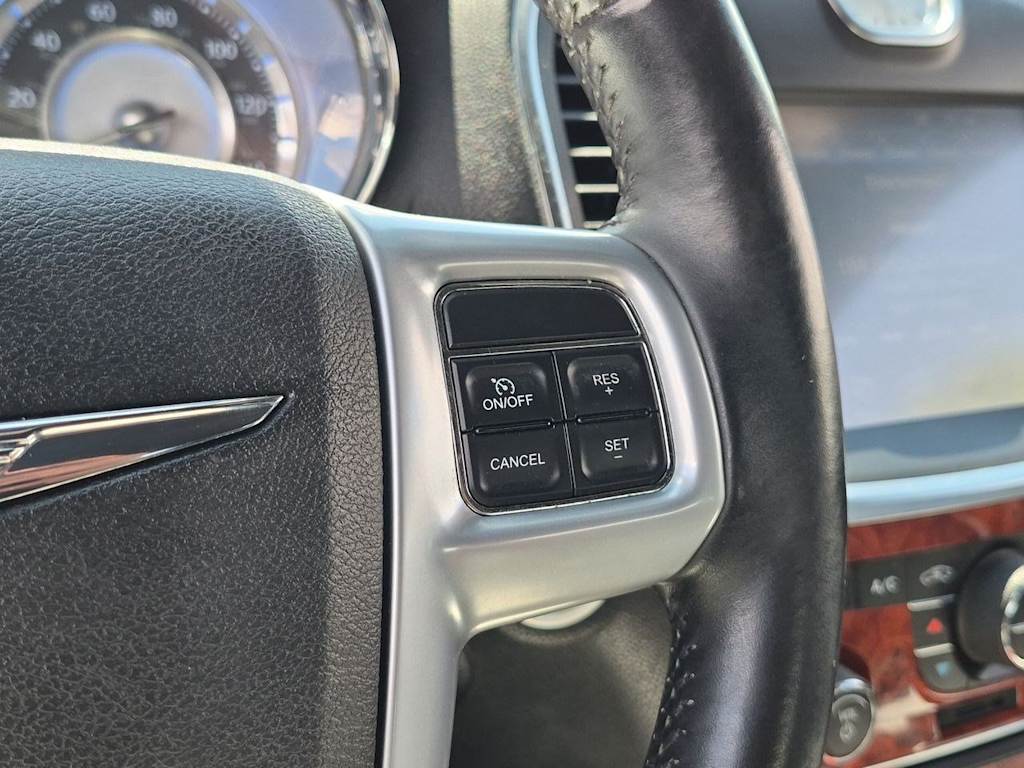 Thumbnail: 2014 Chrysler 300 - 28
