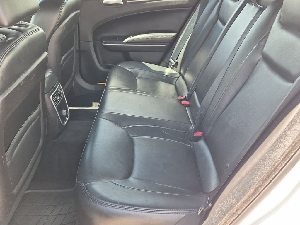 Thumbnail: 2014 Chrysler 300 - 25