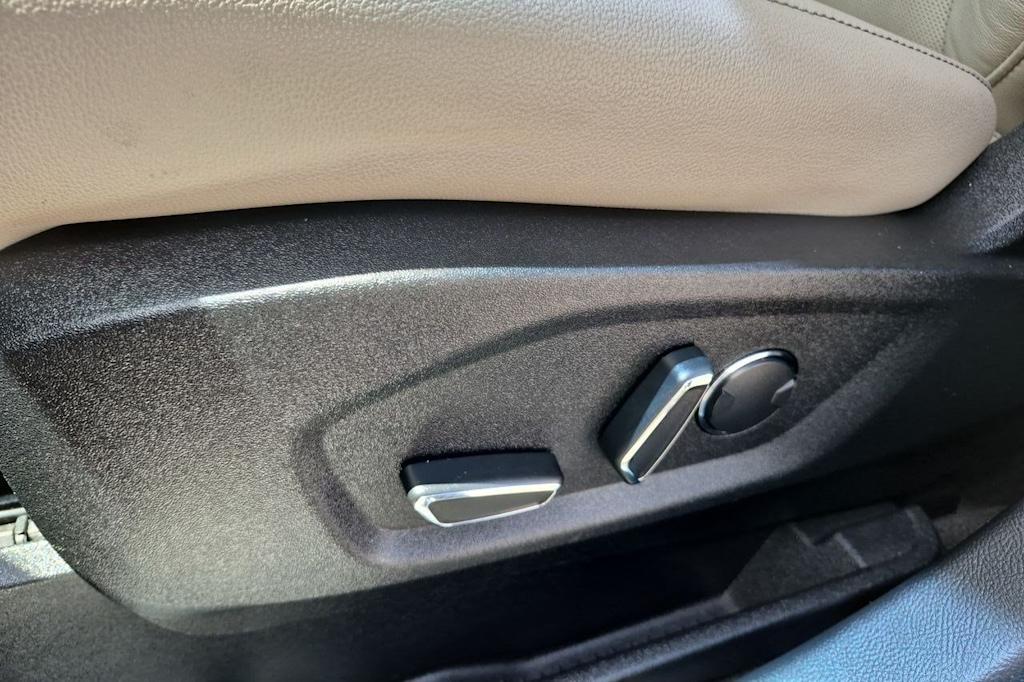 Thumbnail: 2018 Ford Edge - 26
