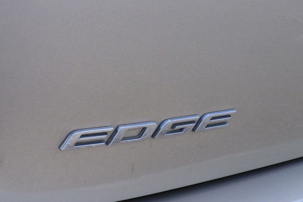 Thumbnail: 2018 Ford Edge - 25