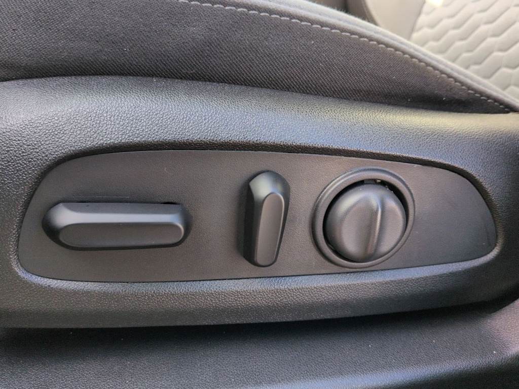 Thumbnail: 2020 Chevrolet Equinox - 25