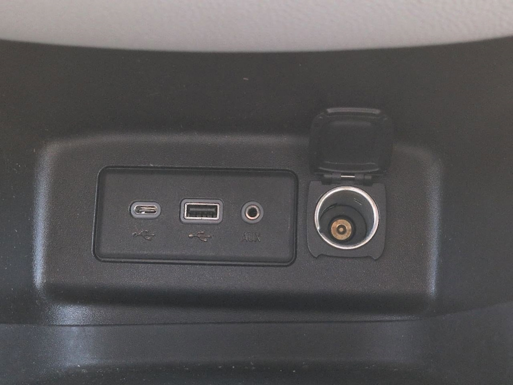 Thumbnail: 2020 Chevrolet Equinox - 32