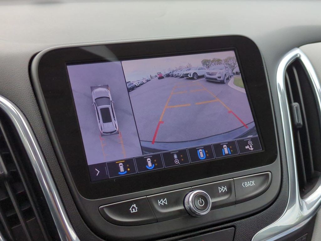 Thumbnail: 2020 Chevrolet Equinox - 32