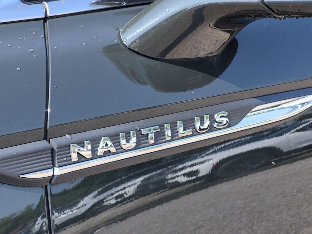 Thumbnail: 2022 Lincoln Nautilus - 6