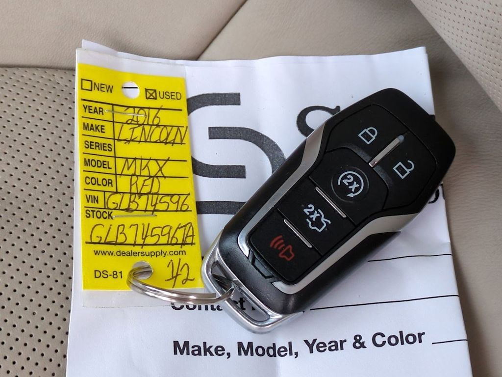 Thumbnail: 2016 Lincoln MKX - 35