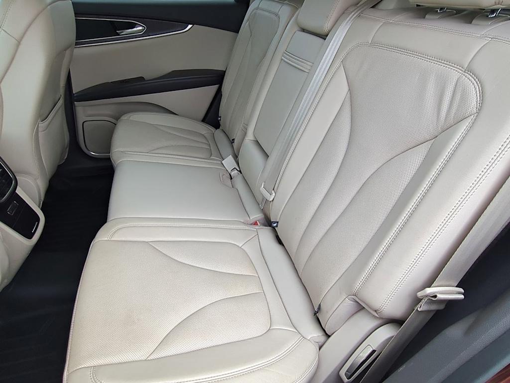 Thumbnail: 2016 Lincoln MKX - 25