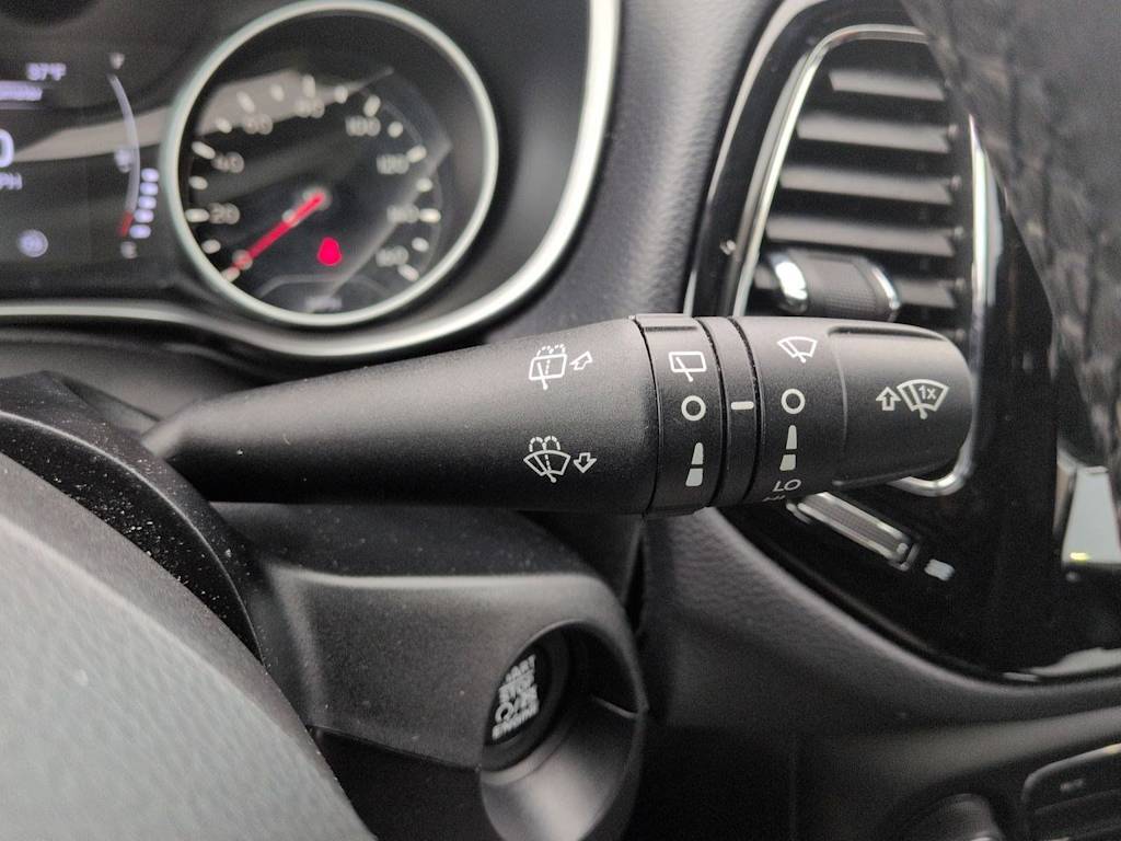 Thumbnail: 2021 Jeep Compass - 31