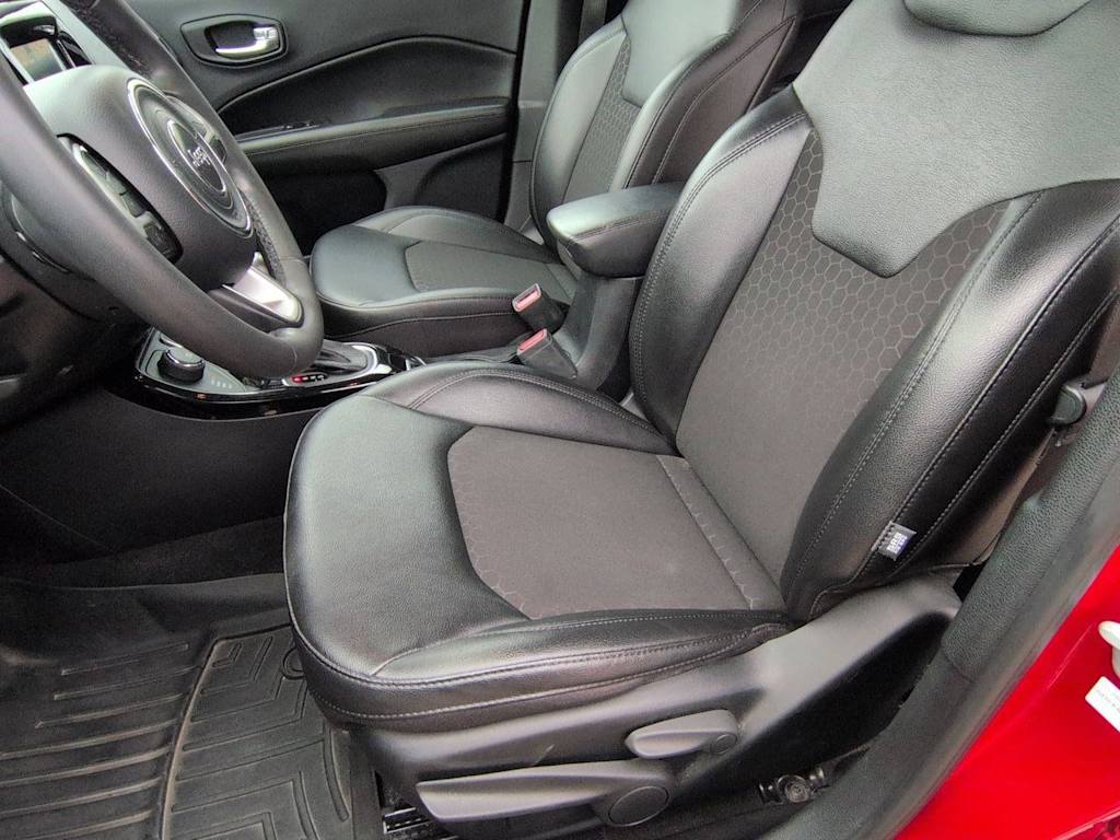 Thumbnail: 2021 Jeep Compass - 11