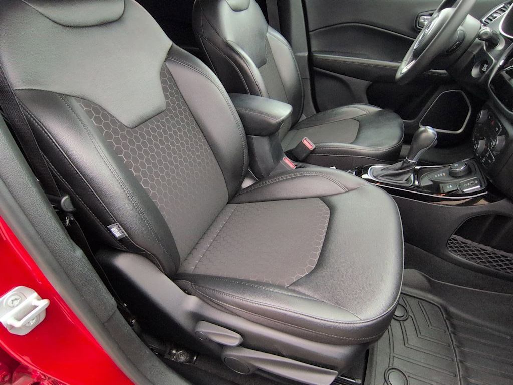 Thumbnail: 2021 Jeep Compass - 12