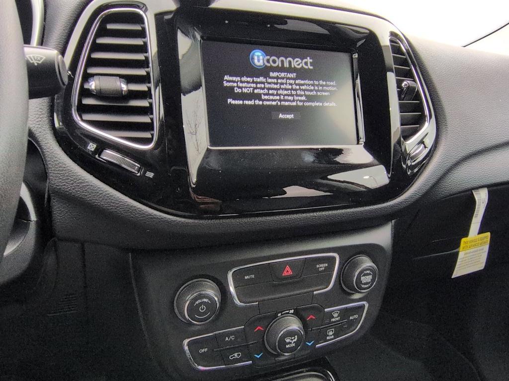 Thumbnail: 2021 Jeep Compass - 15