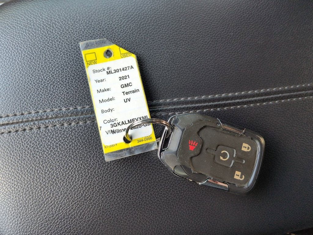 Thumbnail: 2021 GMC Terrain - 18