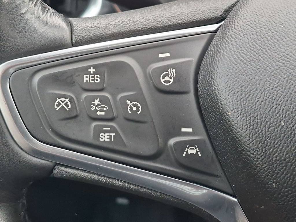 Thumbnail: 2018 Chevrolet Equinox - 32