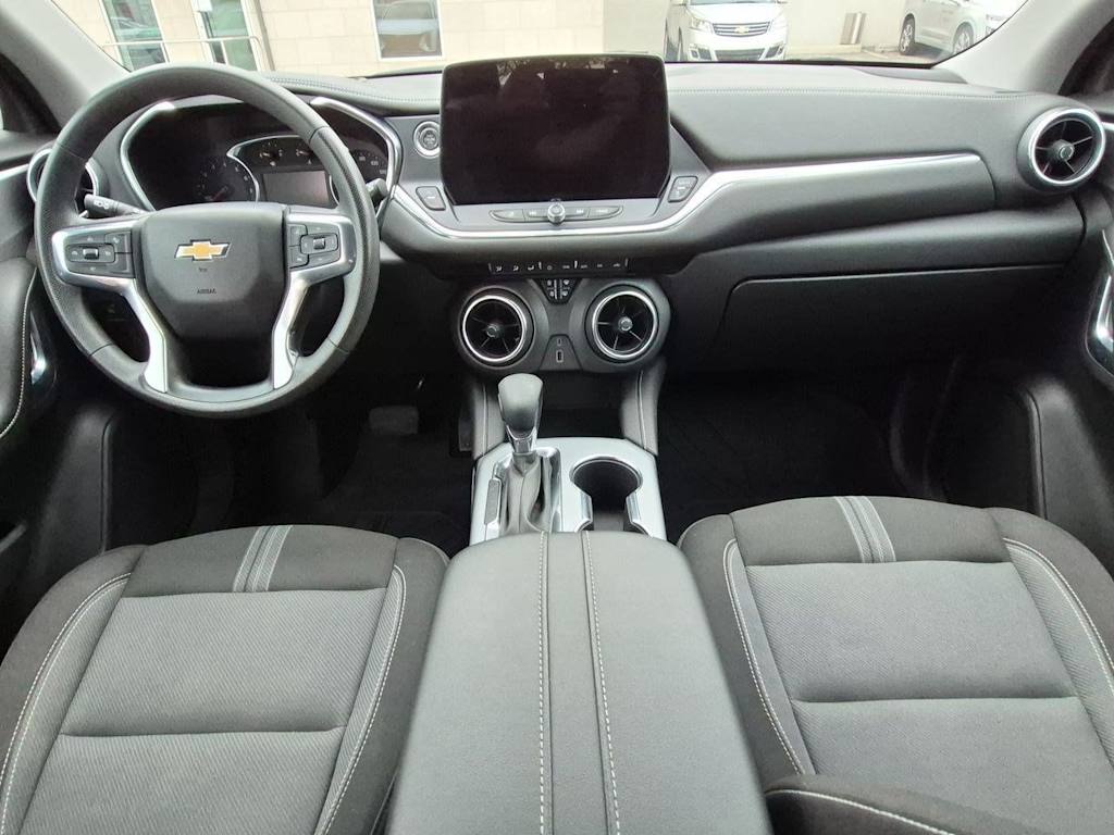 Thumbnail: 2023 Chevrolet Blazer - 10