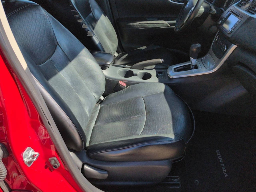 Thumbnail: 2015 Nissan Sentra - 11