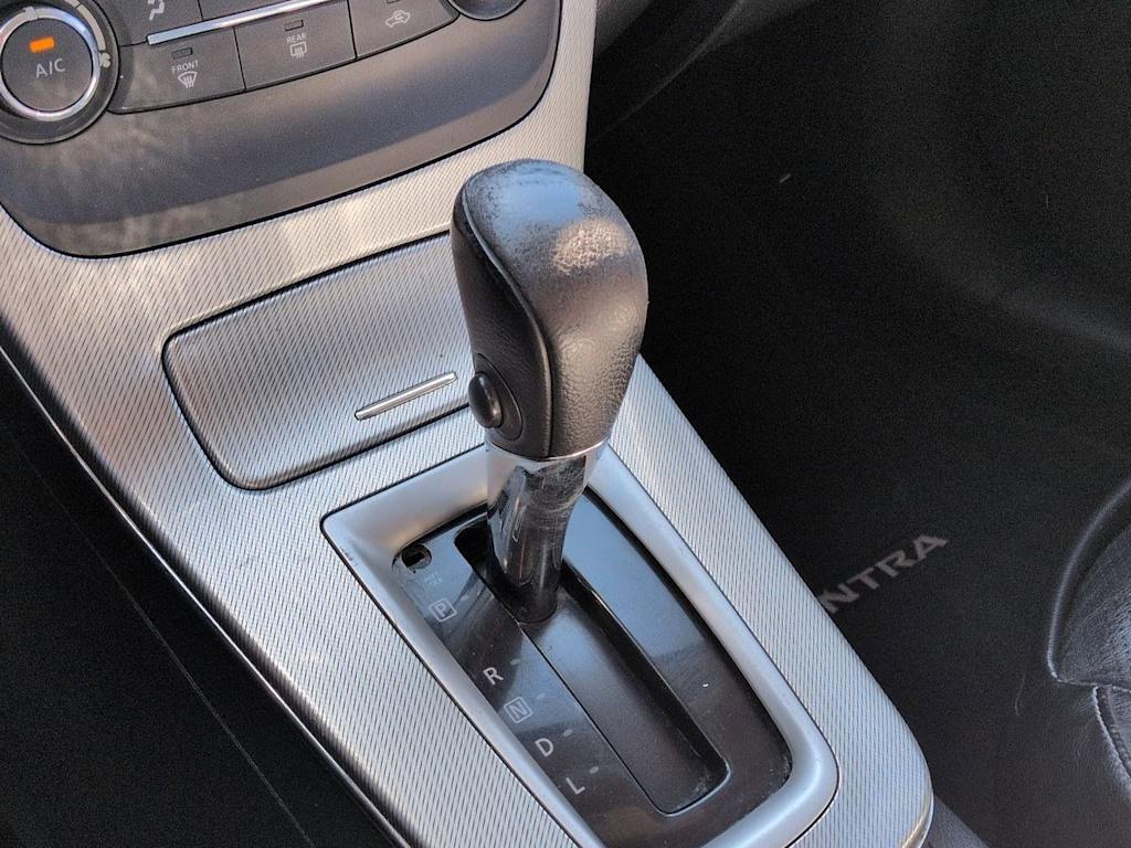 Thumbnail: 2015 Nissan Sentra - 15