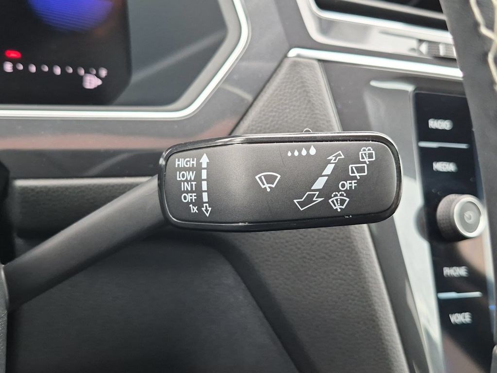Thumbnail: 2024 Volkswagen Tiguan - 33