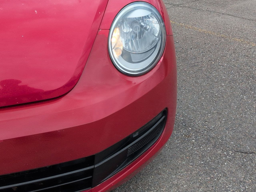 Thumbnail: 2015 Volkswagen Beetle - 7