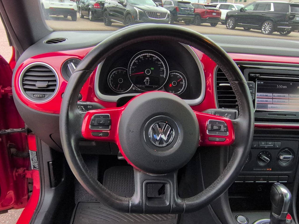 Thumbnail: 2015 Volkswagen Beetle - 10