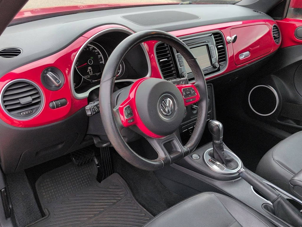 Thumbnail: 2015 Volkswagen Beetle - 2