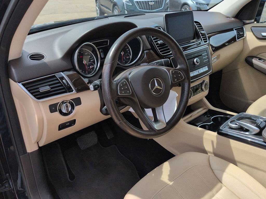 Thumbnail: 2018 Mercedes-Benz GLE - 2