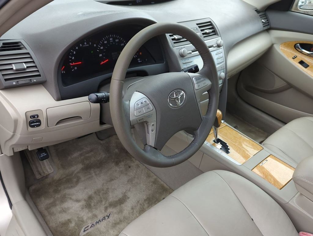 2007 Toyota Camry XLE 2