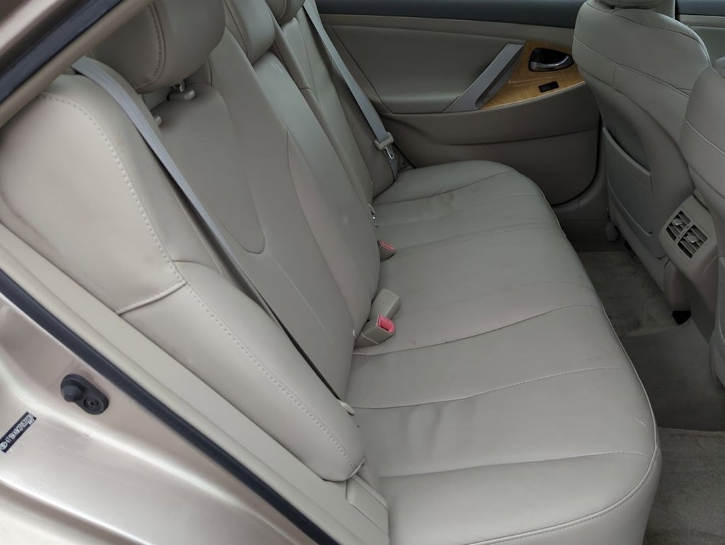 2007 Toyota Camry XLE 28