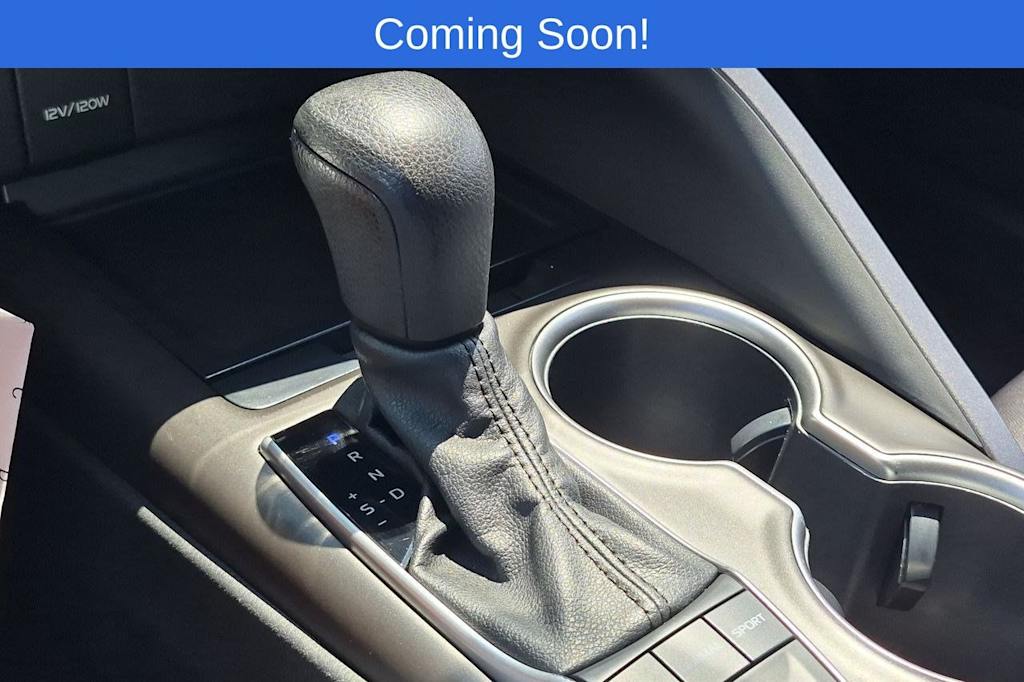 Thumbnail: 2022 Toyota Camry - 32