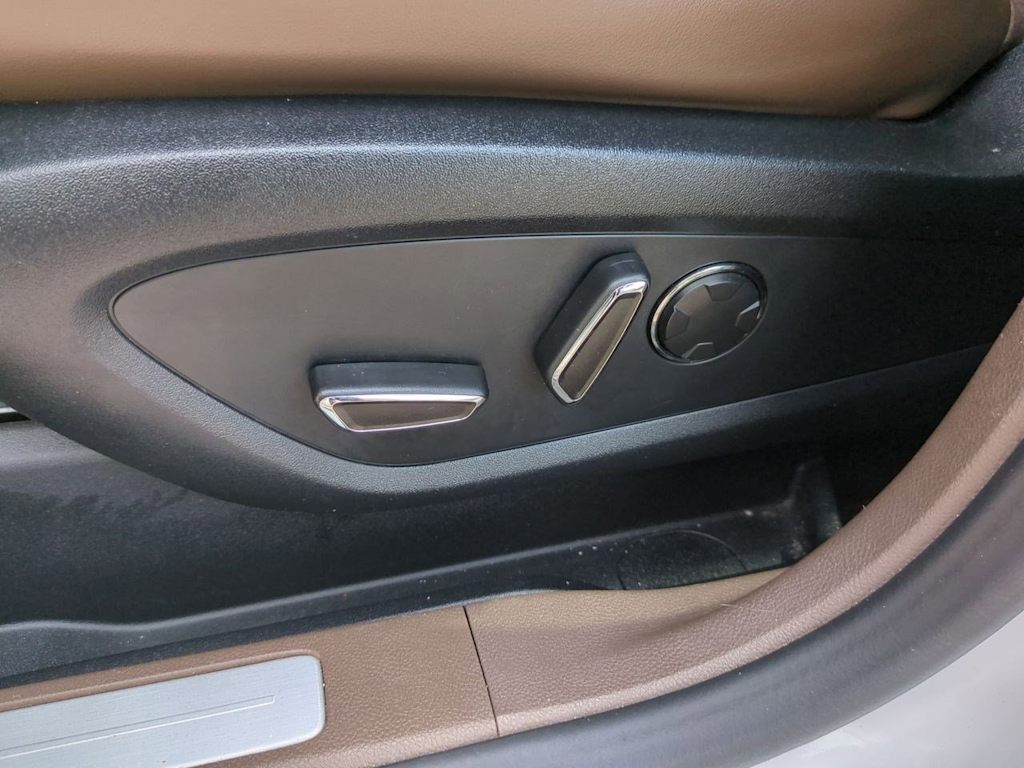 Thumbnail: 2018 Lincoln MKC - 23