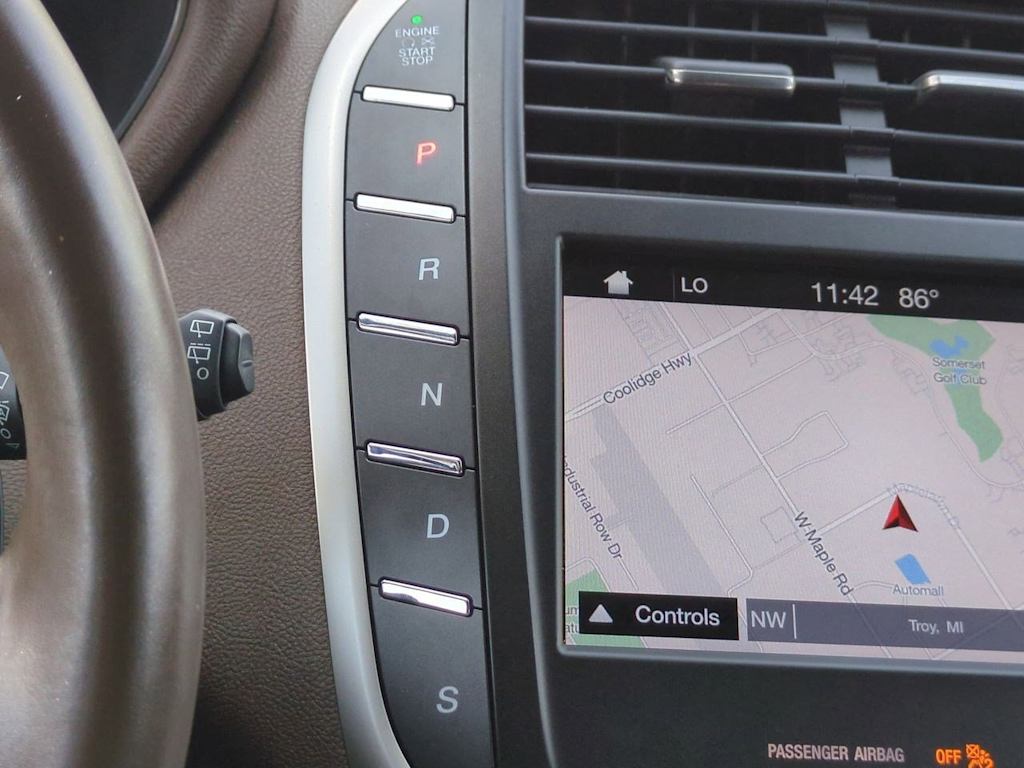 Thumbnail: 2018 Lincoln MKC - 35