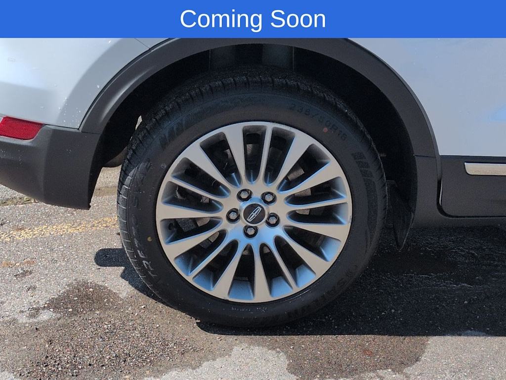 Thumbnail: 2017 Lincoln MKC - 8