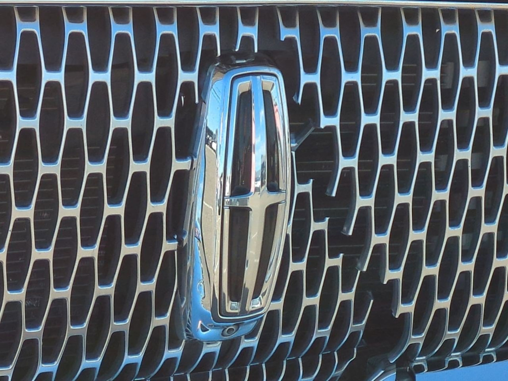 Thumbnail: 2021 Lincoln Navigator - 8