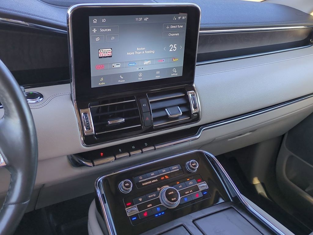 Thumbnail: 2021 Lincoln Navigator - 14