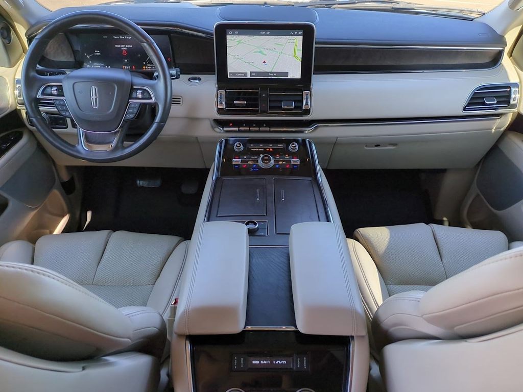 Thumbnail: 2021 Lincoln Navigator - 9