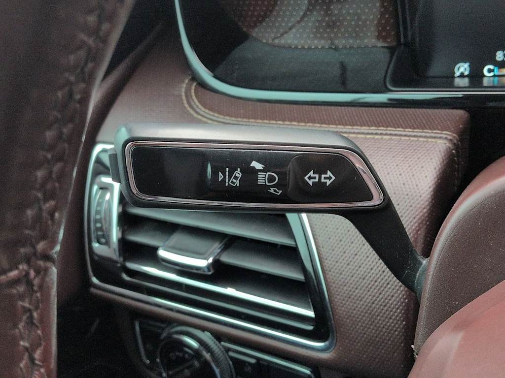Thumbnail: 2019 Lincoln Navigator - 31