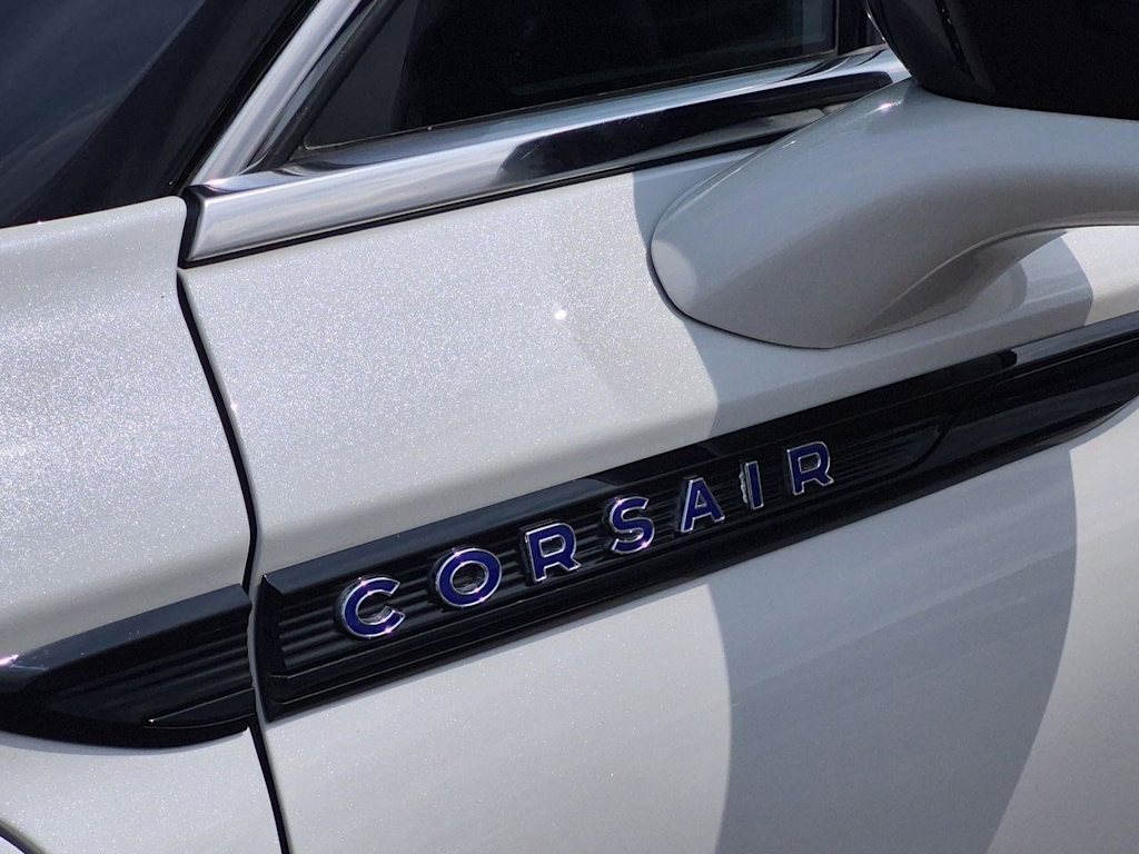 Thumbnail: 2022 Lincoln Corsair - 22