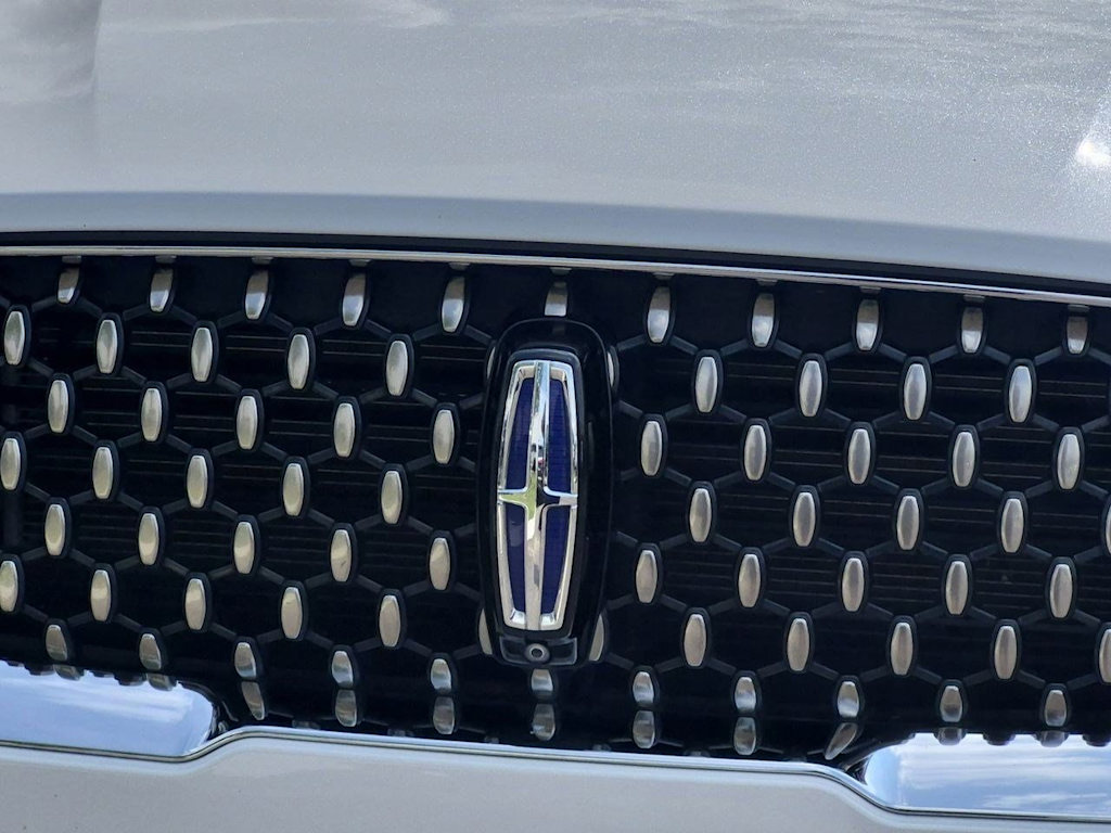 Thumbnail: 2022 Lincoln Corsair - 7