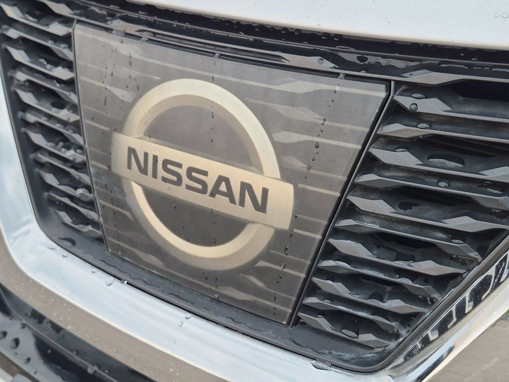 Thumbnail: 2017 Nissan Rogue - 3