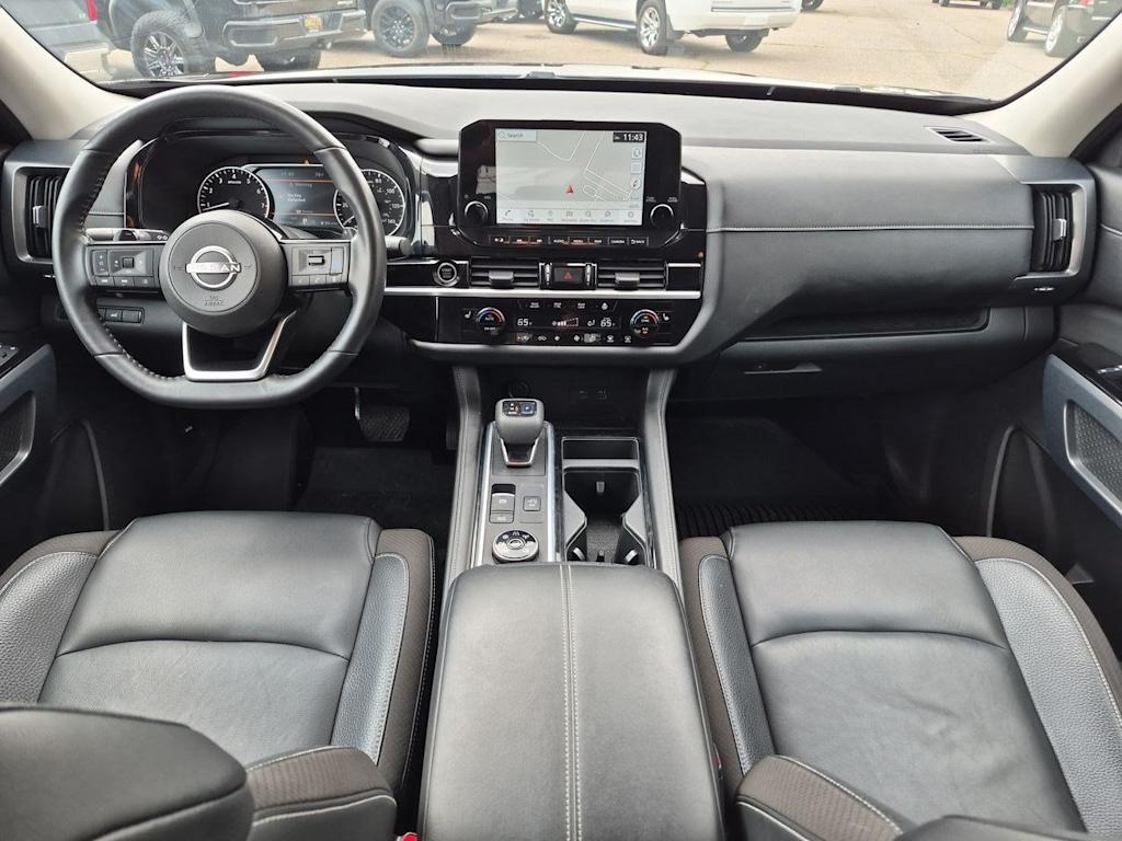 Thumbnail: 2022 Nissan Pathfinder - 10
