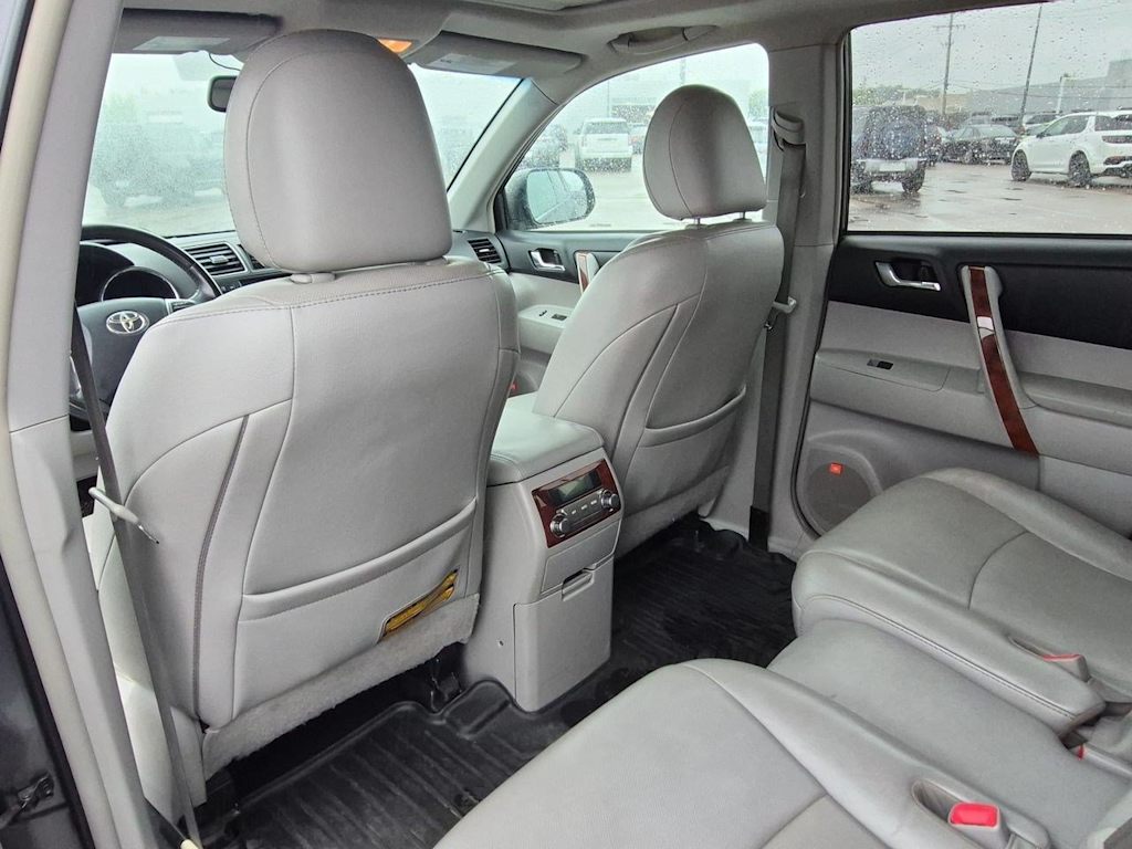 Thumbnail: 2012 Toyota Highlander - 13