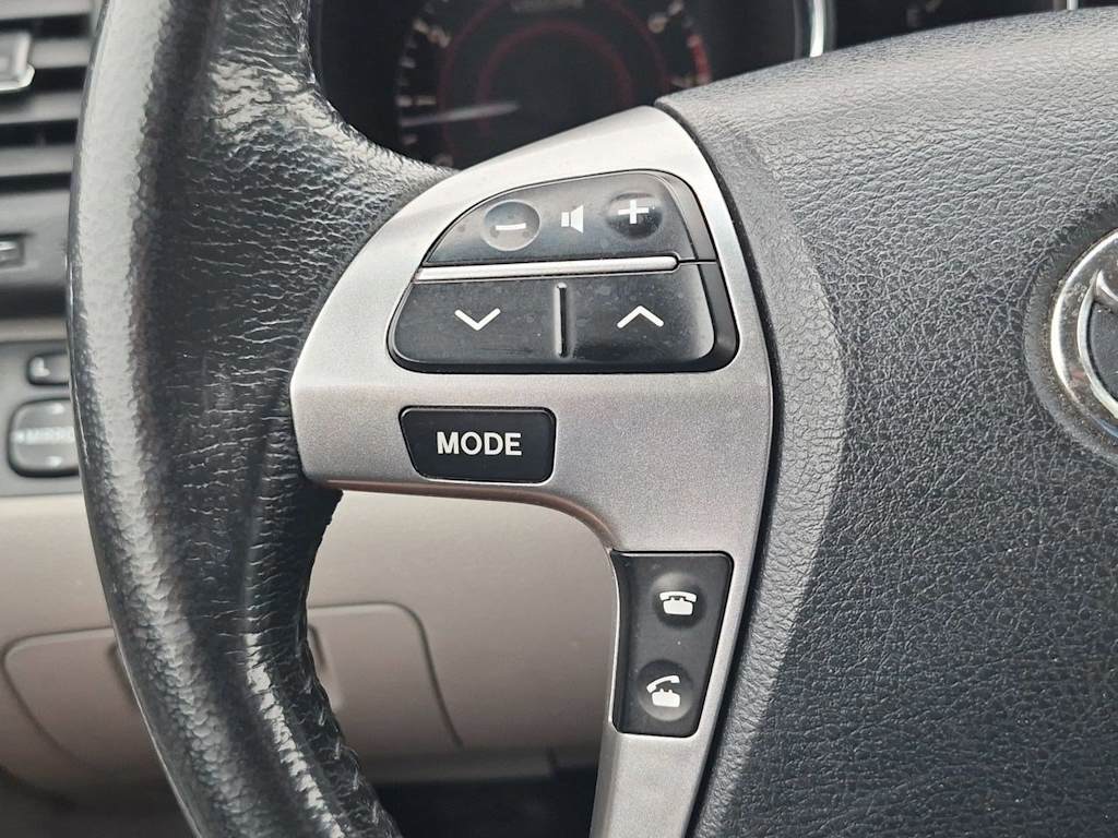 Thumbnail: 2012 Toyota Highlander - 32