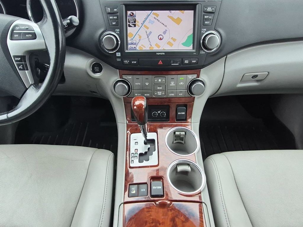 Thumbnail: 2012 Toyota Highlander - 35