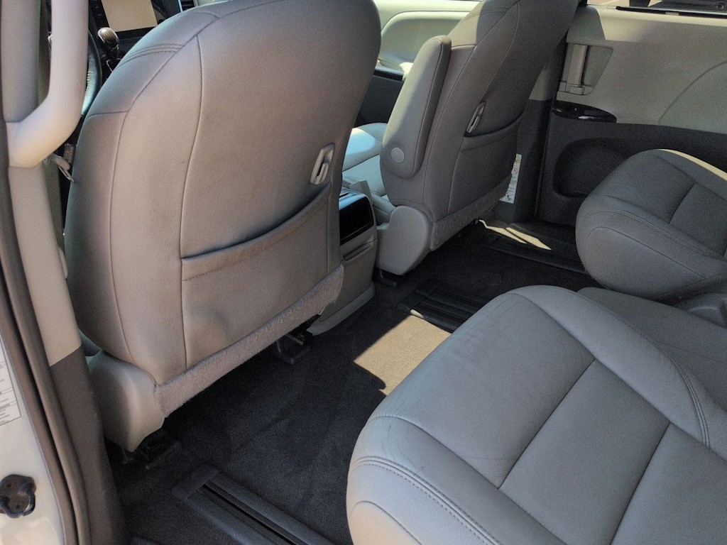 Thumbnail: 2015 Toyota Sienna - 13