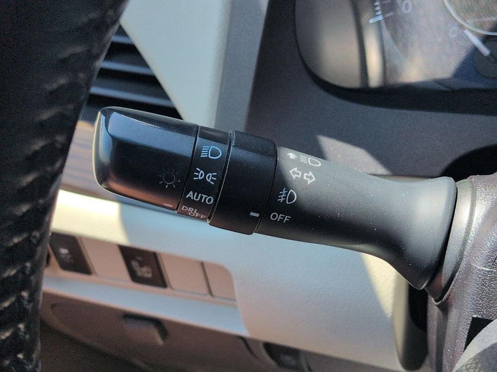 Thumbnail: 2015 Toyota Sienna - 9