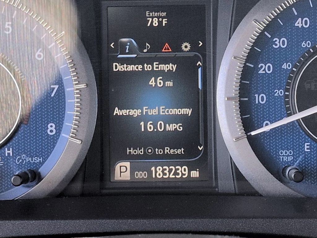 Thumbnail: 2015 Toyota Sienna - 16