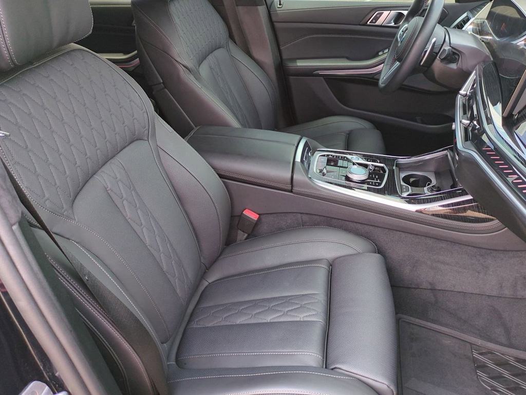 Thumbnail: 2025 BMW X7 - 11