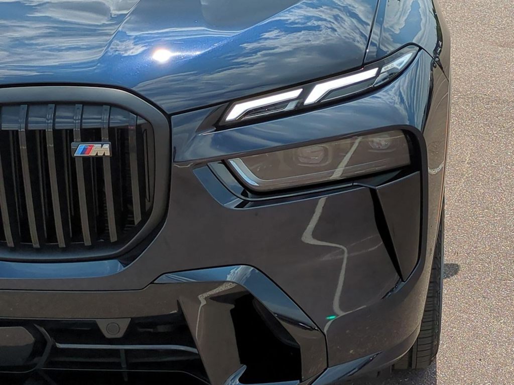Thumbnail: 2025 BMW X7 - 23