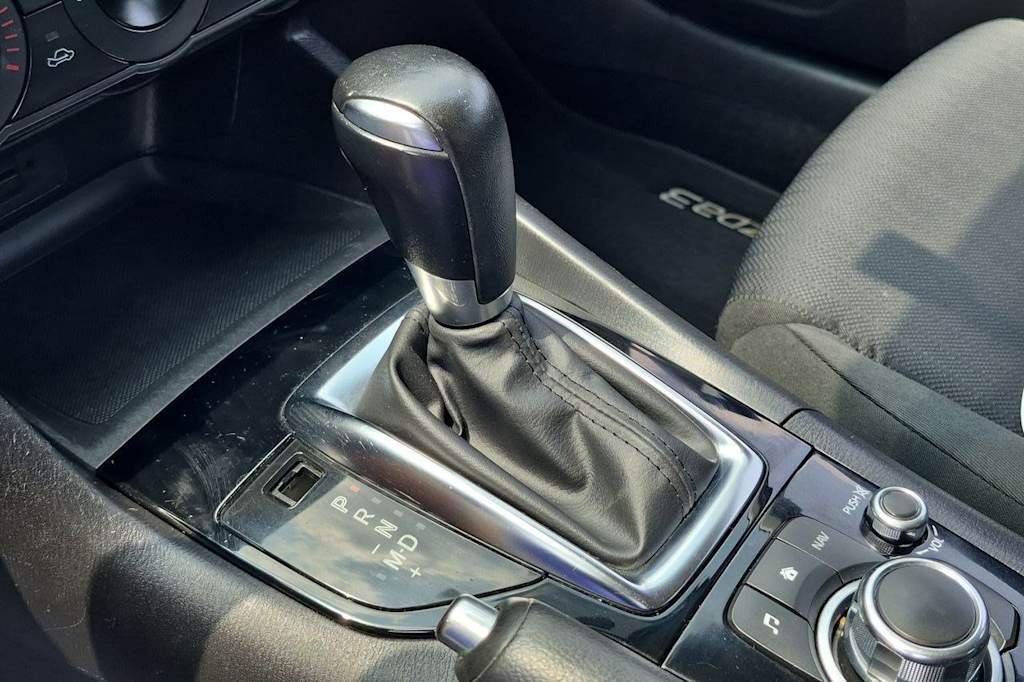 Thumbnail: 2015 Mazda Mazda3 - 33
